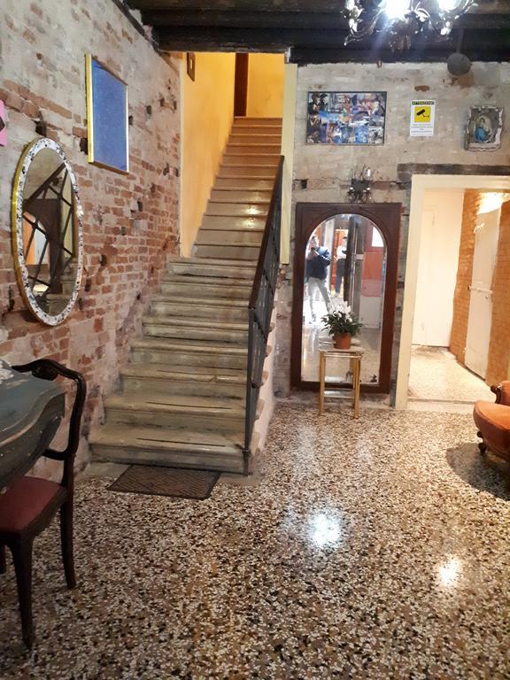 Ai Boteri Vandrerhjem Venezia Eksteriør bilde
