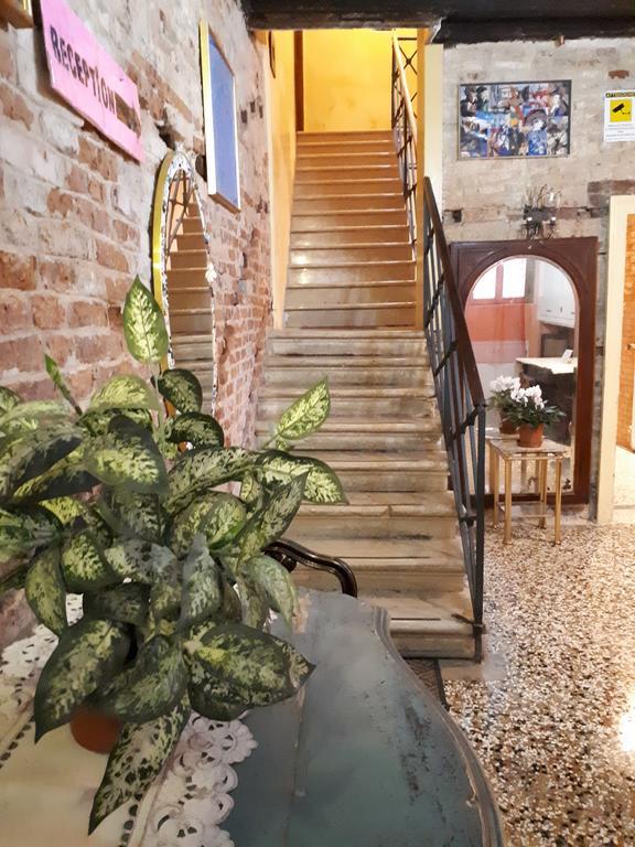 Ai Boteri Vandrerhjem Venezia Eksteriør bilde